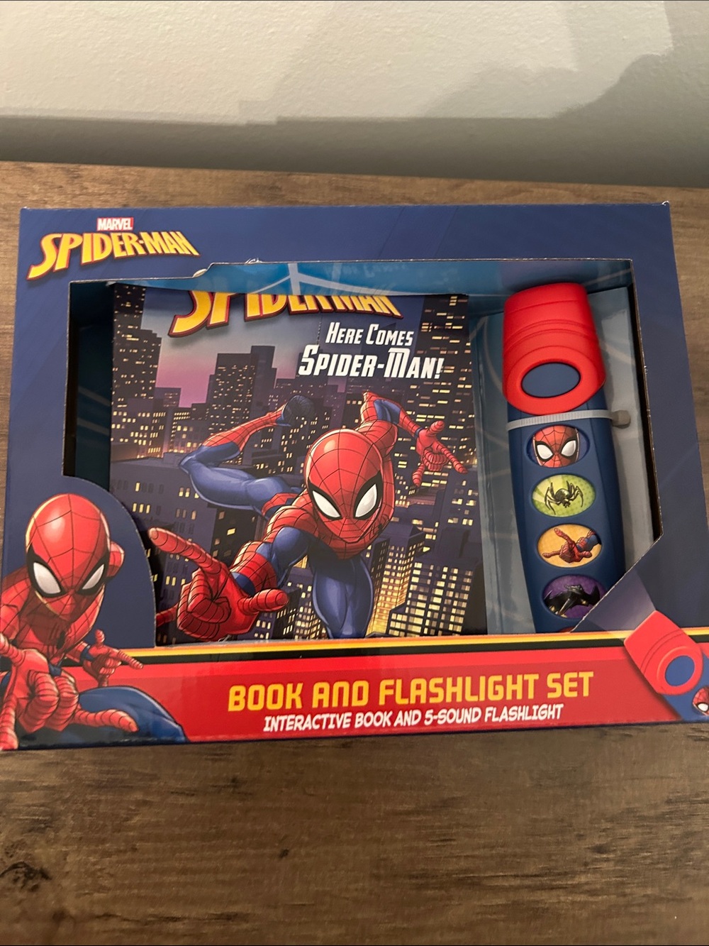 Spider-Man Book and Flashlight Set nwt in box